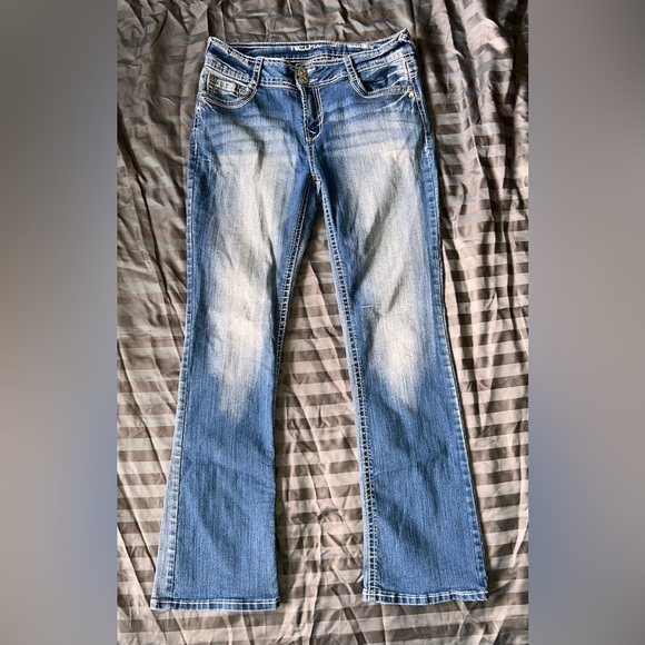 Wallflower Denim - Junior Wallflower size 11 boot cut light blue jeans